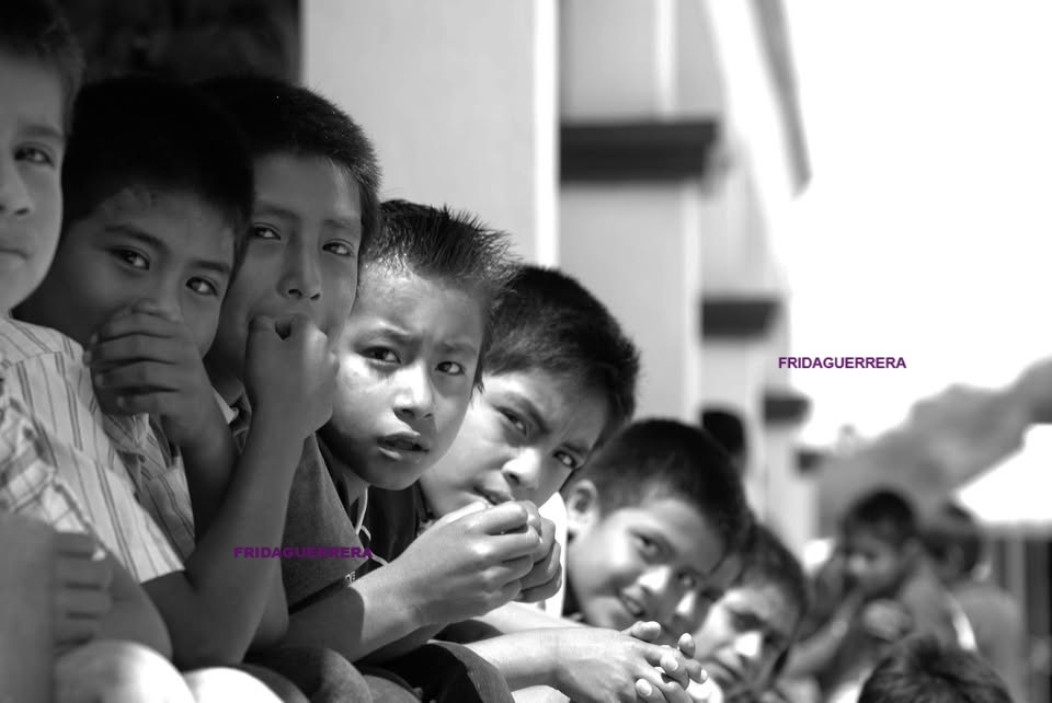 NIÑOS SIERRA SUR OAXACA FOTO ARCHIVO FRIDAGUERRERA