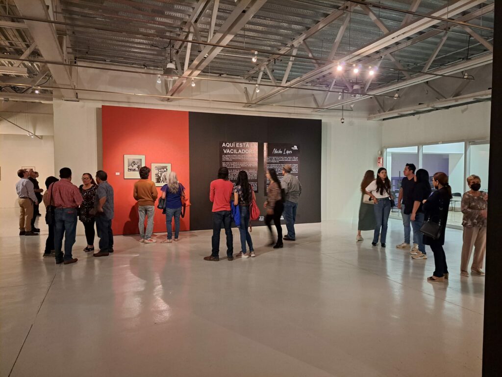 Exposición en el Espacio Cultural Metropolitano de Tampico sobre Nacho López en 2023. Foto de Facebook Metro Tam