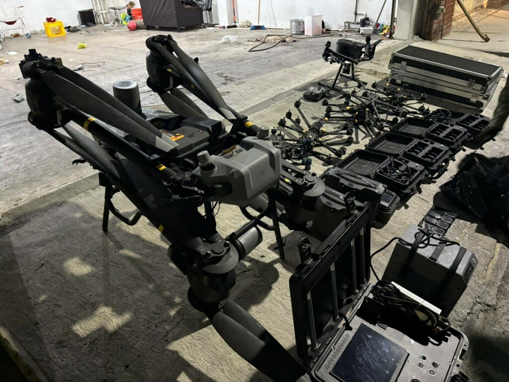 Detienen a integrante de célula delictiva con armas y explosivos en Reynosa. Foto de Vocería de Seguridad de Tamaulipas