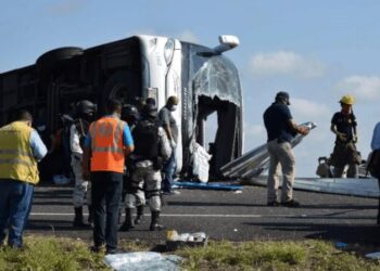 Persecución del crimen organizado en Reynosa termina en volcadura: 8 trabajadores muertos; Gobierno de Tamaulipas calla