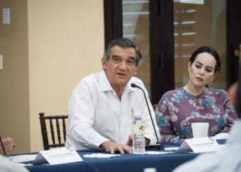 Confía Américo que la próxima legislatura tumbe protección a Cabeza de Vaca y sus leyes fast track