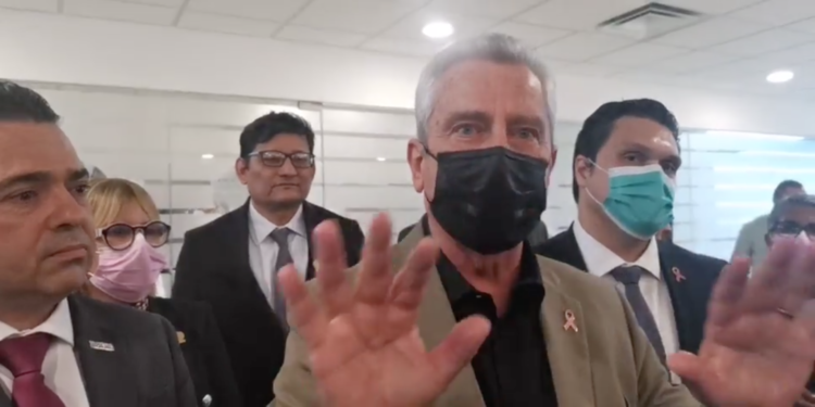 Diputados van contra Francisco García Cabeza de Vaca