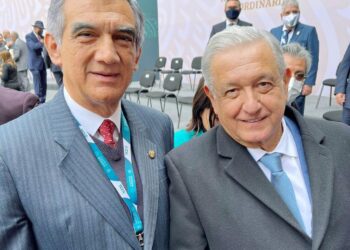 Refrenda AVA compromiso de trabajar para mejorar la salud 