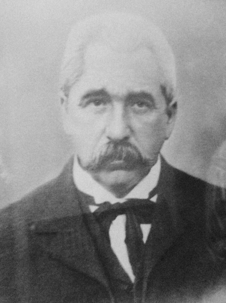 Bernardo Zorrilla y El Henequén