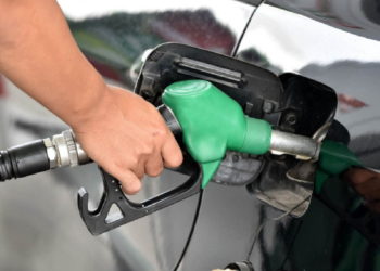 Gobierno reduce el subsidio fiscal de todas las gasolinas