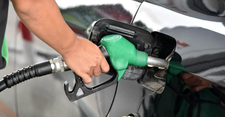 Gobierno reduce el subsidio fiscal de todas las gasolinas