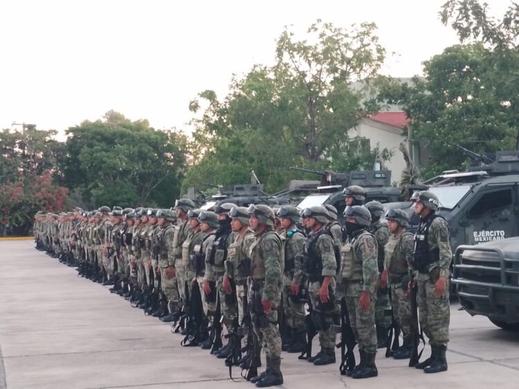 Integrantes del Ejército mexicano
