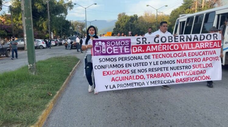 Profesores exigen que autoridades les respeten sus sueldos y antigüedad