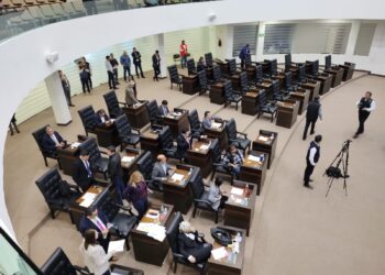 Echarán abajo «Súper Fiscalía»… panistas no se presentan al Congreso