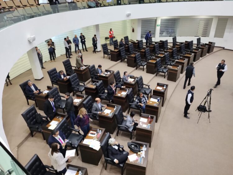 Echarán abajo «Súper Fiscalía»… panistas no se presentan al Congreso