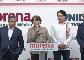 La maestra Delfina presenta a su coordinador de campaña en el Edomex
