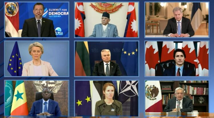 AMLO en Cumbre por la Democracia: Debemos buscar la felicidad del pueblo