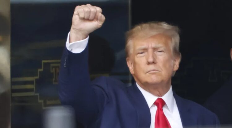 Fichan a Trump y el expresidente de EE.UU. se declara inocente de 34 cargos