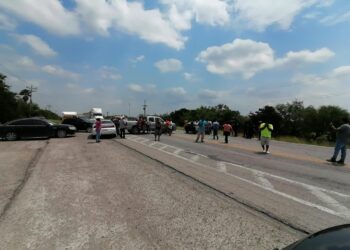 Por desaparición de jóvenes bloquean carretera San Fernando-Matamoros