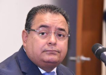 Exigen al fiscal anticorrupción que trabaje… y se ampara de nuevo para no hacerlo