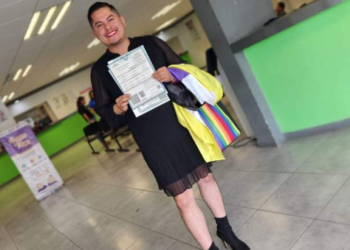 Expiden primer acta de nacimiento no binaria en Coahuila