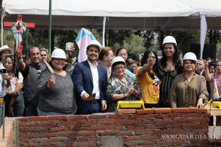 Colocan la primera piedra del Mausoleo Tiresias en tributo a las mujeres trans en la Ciudad de México