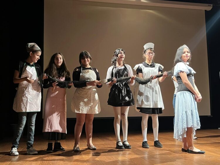 TEATRO PARA LOS PEQUES DE LA CASA…