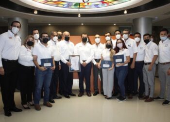 Incrementa la UAT el apoyo de becas y estímulos educativos a sus estudiantes