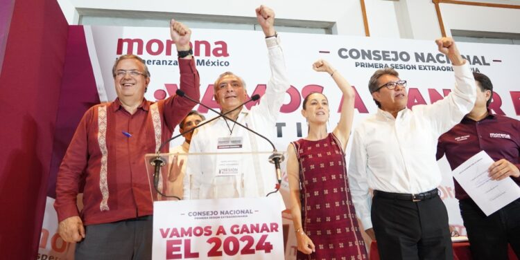 ¿Qué aspirante de Morena tiene más seguidores en redes sociales?