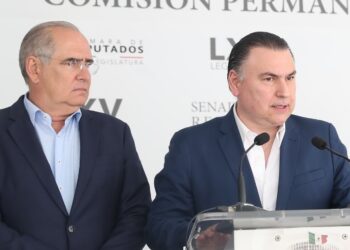 Gerardo Peña condena “desastre legislativo” y olvida vandalismo que encabezó