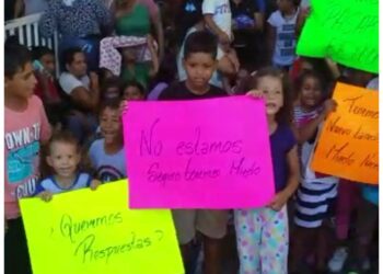 Migrantes protestan e intentan ingresar a la fuerza a EEUU por Nuevo Laredo