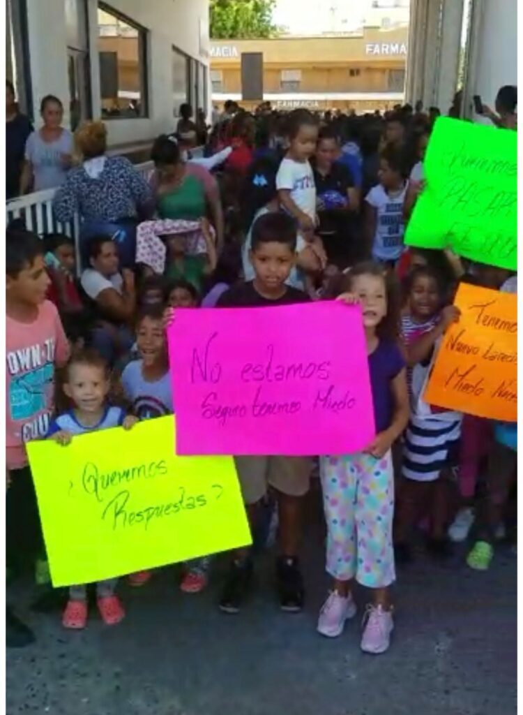 Migrantes protestan e intentan ingresar a la fuerza a EEUU por Nuevo Laredo