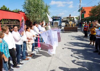 Inauguran obra de pavimentación en calle de la Rivera en Reynosa