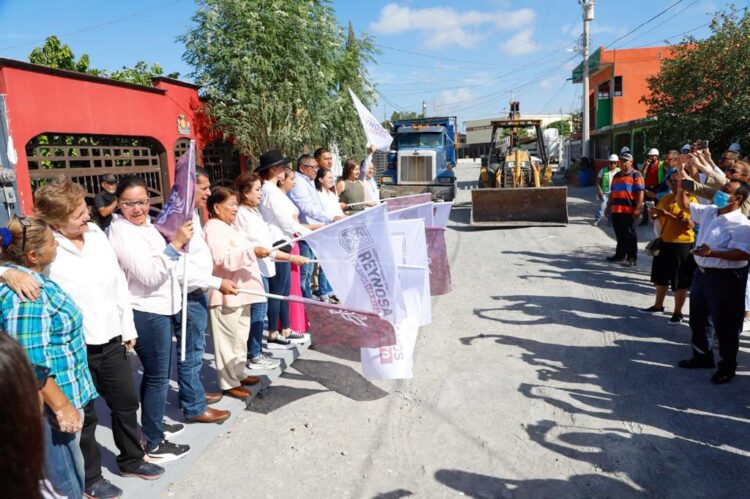 Inauguran obra de pavimentación en calle de la Rivera en Reynosa