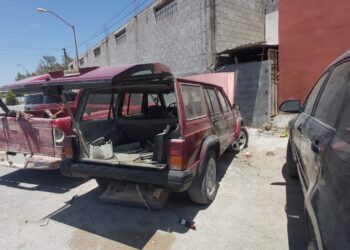 Retira Gobierno de Reynosa autos chatarra de las vialidades