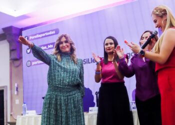 Rindió protesta Maki Ortiz como Coordinadora Estatal del movimiento Por Ella Por Todas