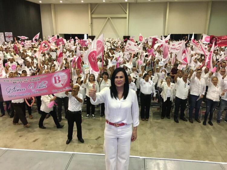 Blanca Valles se perfila para perpetuarse como charra sindical en el SUTSPET. Foto de EnUn2x3