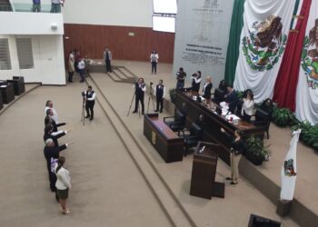 Nombran a 4 nuevos contralores de órganos autónomos; panistas faltan a sesión