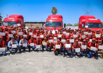 Egresa nueva generación de 123 operadores de quinta rueda