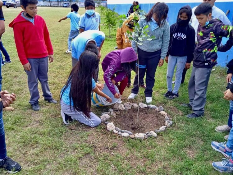 Escuelas de Reynosa se dedican a cuidar el medio ambiente con reforestación
