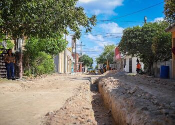 Continúa obra de pavimentación en la Narciso Mendoza por 1.9 MDP