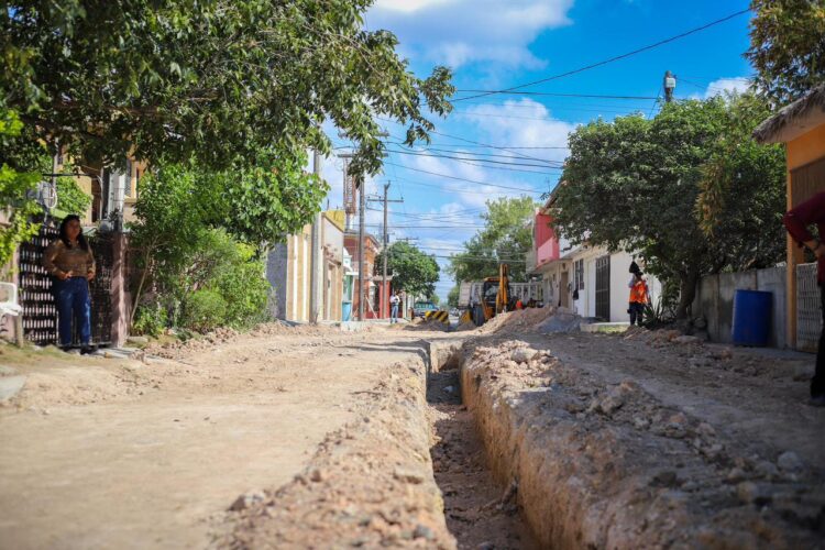 Continúa obra de pavimentación en la Narciso Mendoza por 1.9 MDP