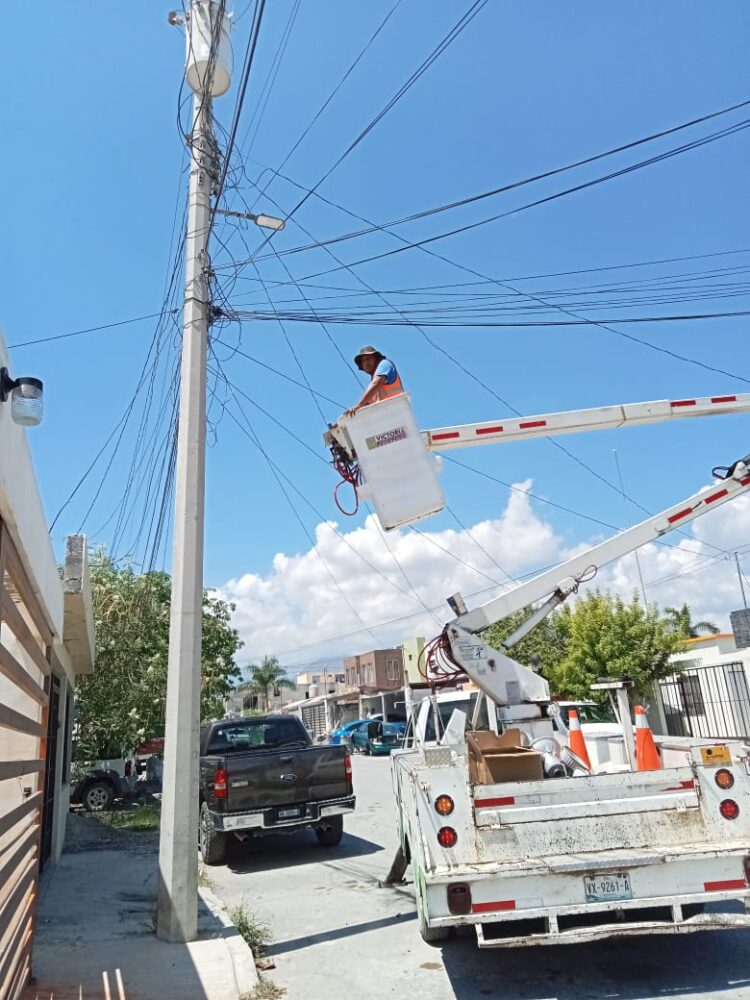 Instalan más de mil luminarias en Victoria