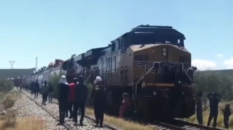 Mueren migrantes al caer del tren en Escobedo, Coahuila