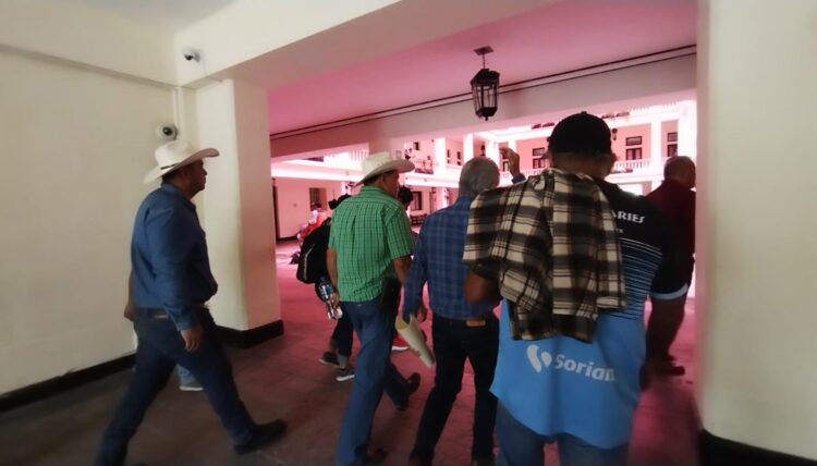 Productores de El Mante exigen participación en su distrito de riego