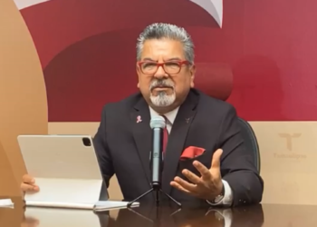 Autobús de pasajeros queda en medio de enfrentamiento en Llera. Foto tomada de video