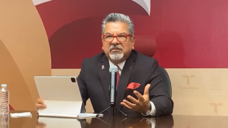 Autobús de pasajeros queda en medio de enfrentamiento en Llera. Foto tomada de video