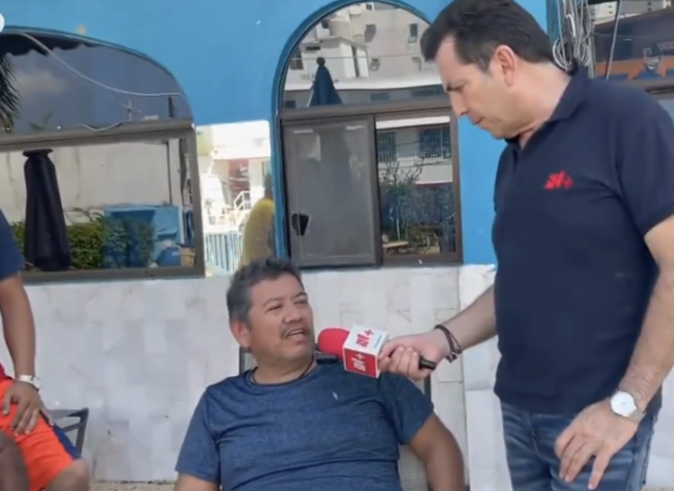 Maderense rescatado a la deriva en el mar espera en Acapulco tras azote de Otis. Foto tomada de video