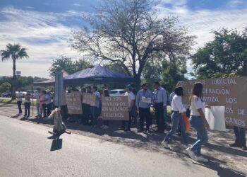 Casi 700 trabajadores del PJF en Victoria protestan por cancelación de fideicomisos