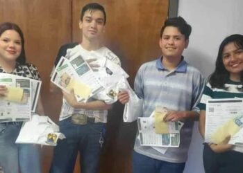 Estudiantes varados por huracán Otis. Foto Cortesía