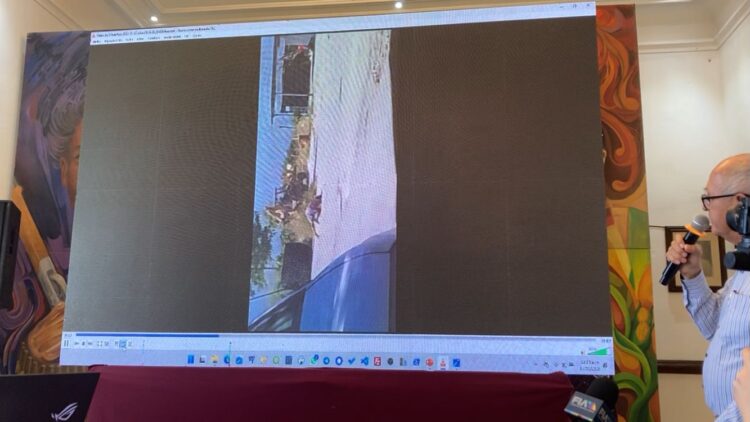 Denuncia Comapa Victoria a vecino que manipulaba válvulas de agua. Foto tomada de video