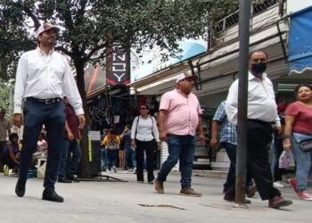 Supervisa Gobierno de Reynosa comercios que invaden la calle Hidalgo