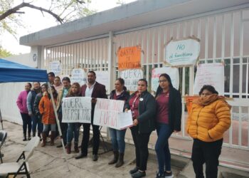 Denuncian acoso por parte de titular de salud reproductiva del estado