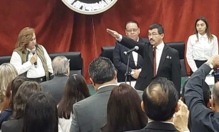 Dámaso Anaya Alvarado rinde protesta como nuevo rector de la UAT. Foto de X