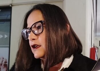 La secretaria de Educación de Tamaulipas se reúne con madres de familia de la Secundaria Técnica #54 en Victoria